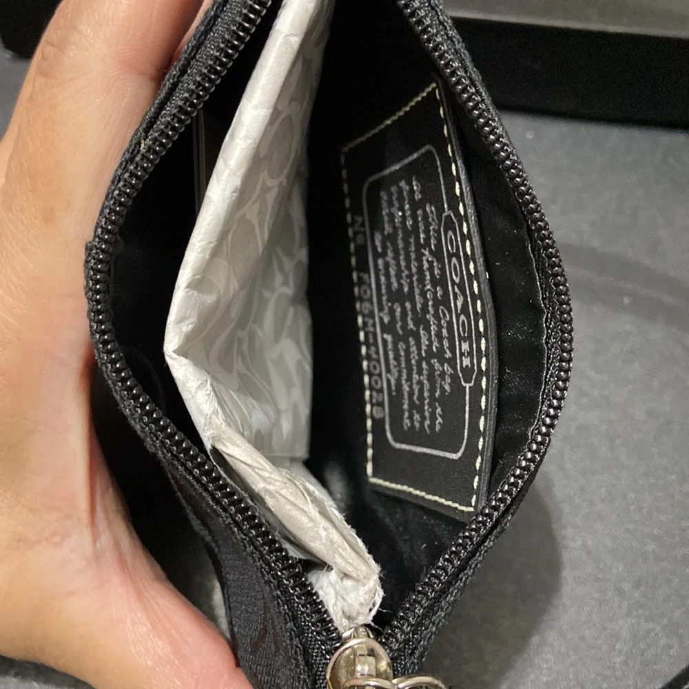 Coach wristlet - Picture 7 of 7
